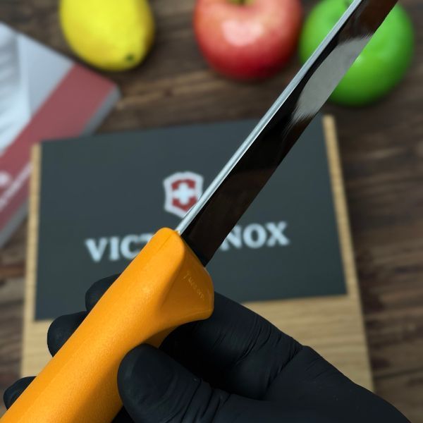 Професійний обвалювальний ніжVictorinox Swibo Boning 5.8401.16 5.8401.16 фото