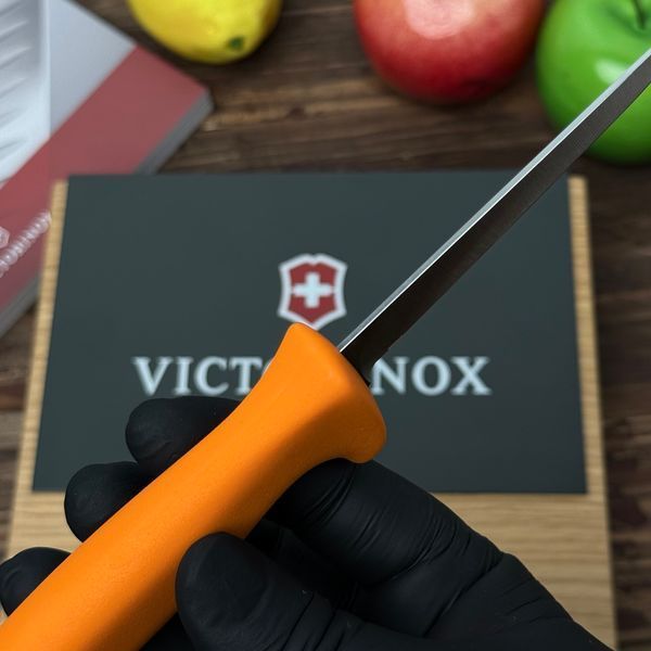 Ніж Victorinox Fibrox Poultry 8 см (помаранчевий) 55909.08 фото