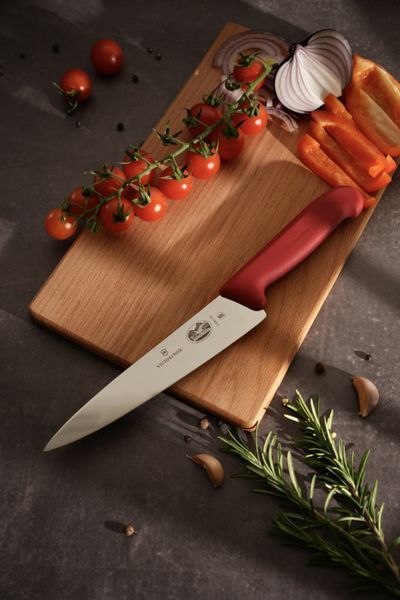 Кухонний ніж Victorinox Fibrox Carving 5.2001.19, 19 см (червона ручка) 5.2001.19 фото